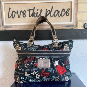 Coach Poppy Large Glam Tote Shoulder Bag With Heart Graffiti Print